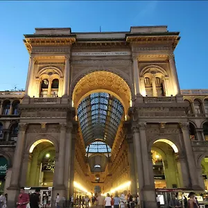 Gardone - Ampio Con 2 Da Letto - Comodo Per Duomo! Appartement