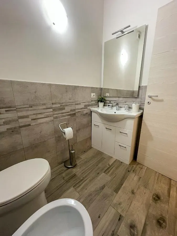 Dea Dreams APARTMENT Lodi Wi-Fi Metro a 2 passi Milano 0*,