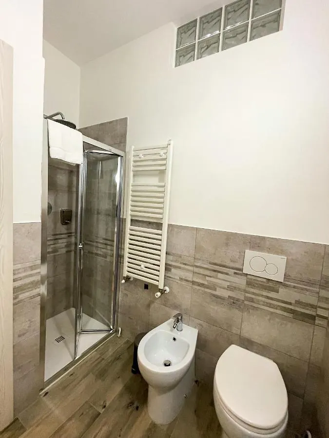 Dea Dreams APARTMENT Lodi Wi-Fi Metro a 2 passi Milano Italia